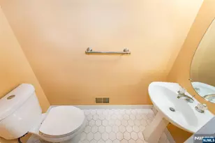 10 Gannett Ct, Wayne, NJ 07470 - Photo 13