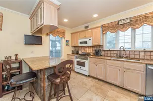 10 Cleveland Rd, Caldwell, NJ 07006 - Photo 11