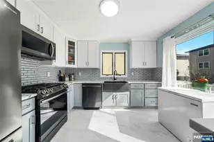 224 Warren Ave A, Fort Lee, NJ 07024 - Photo 9