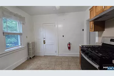 29 Warman Street, Montclair, NJ 07042 - Photo 11