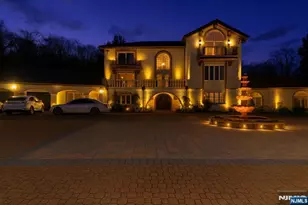 912 Cherokee Ln, Franklin Lakes, NJ 07417 - Photo 9