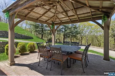 912 Cherokee Lane, Franklin Lakes, NJ 07417 - Photo 47