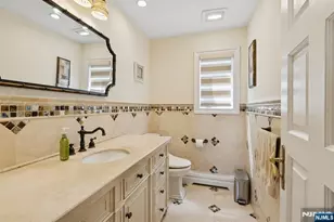 912 Cherokee Ln, Franklin Lakes, NJ 07417 - Photo 35