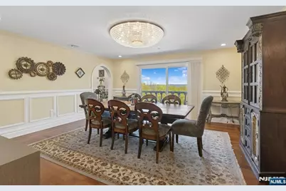 912 Cherokee Lane, Franklin Lakes, NJ 07417 - Photo 25