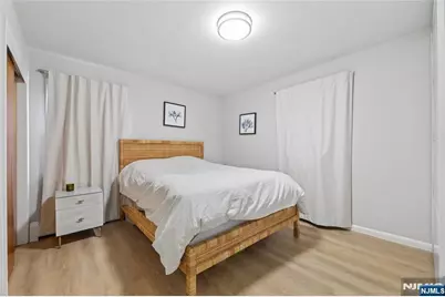 40 Ames Avenue, Bergenfield, NJ 07621 - Photo 15