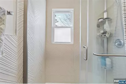 40 Ames Avenue, Bergenfield, NJ 07621 - Photo 13