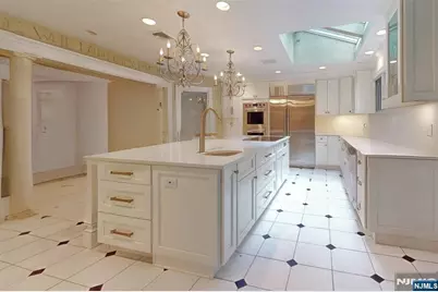 69 Knollwood Road, Upper Saddle River, NJ 07458 - Photo 5