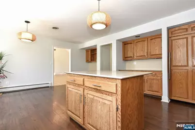 10 Knollwood Road, Upper Saddle River, NJ 07458 - Photo 15