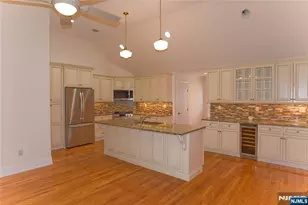 673 Glendale Road Upstairs Apa, Franklin Lakes, NJ 07417 - Photo 3