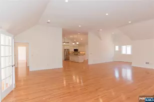 673 Glendale Road Upstairs Apa, Franklin Lakes, NJ 07417 - Photo 9