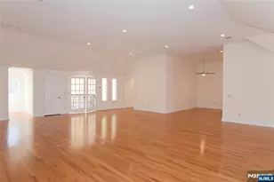 673 Glendale Road Upstairs Apa, Franklin Lakes, NJ 07417 - Photo 9