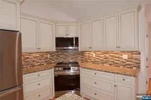 673 Glendale Road Upstairs Apa, Franklin Lakes, NJ 07417 - Photo 7