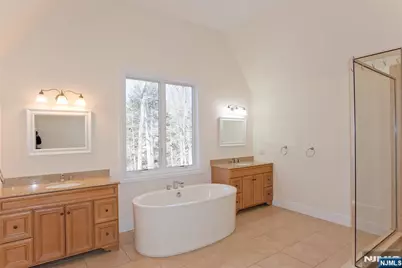 673 Glendale Road Upstairs Apa #Upstairs Apa, Franklin Lakes, NJ 07417 - Photo 15