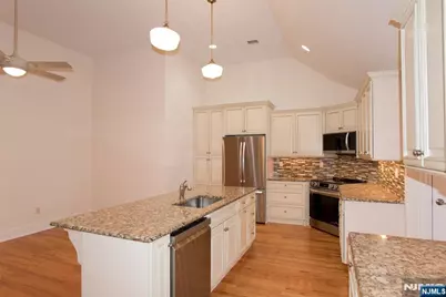 673 Glendale Road Upstairs Apa #Upstairs Apa, Franklin Lakes, NJ 07417 - Photo 3