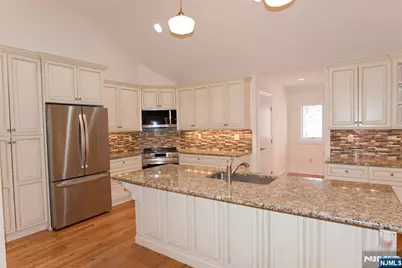 673 Glendale Road Upstairs Apa #Upstairs Apa, Franklin Lakes, NJ 07417 - Photo 5
