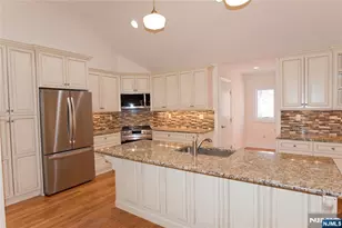 673 Glendale Road Upstairs Apa, Franklin Lakes, NJ 07417 - Photo 5