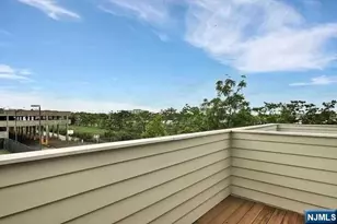 833 Topsail Ln 833, Secaucus, NJ 07094 - Photo 3