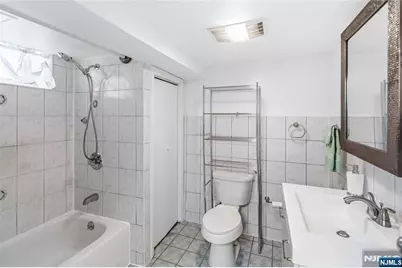 569 Linden Avenue, Teaneck Township, NJ 07666 - Photo 33