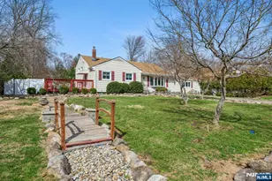 576 Thurnau Dr, River Vale Township, NJ 07675 - Photo 3