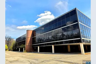 1000 Sylvan Avenue, Englewood Cliffs, NJ 07632 - Photo 3