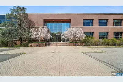 1000 Sylvan Avenue, Englewood Cliffs, NJ 07632 - Photo 3