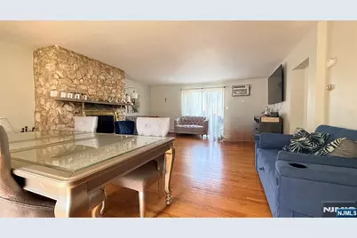 200 Larch Avenue, Teaneck Township, NJ 07666 - Photo 3