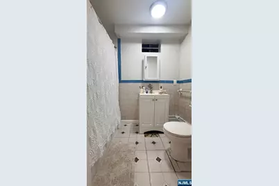 200 Larch Avenue, Teaneck Township, NJ 07666 - Photo 25