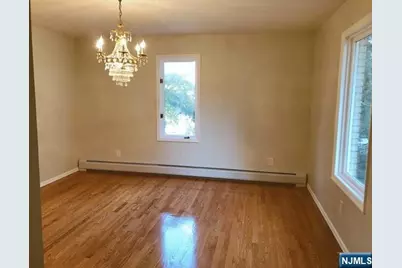 200 Larch Avenue, Teaneck Township, NJ 07666 - Photo 11