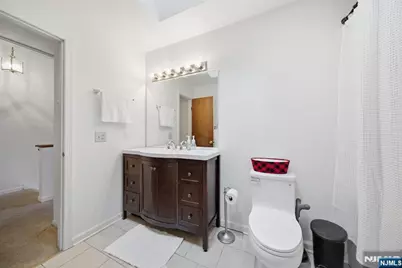 28 Village Drive 303 #303, Hamburg, NJ 07419 - Photo 19