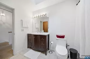 28 Village Dr 303, Hamburg, NJ 07419 - Photo 19