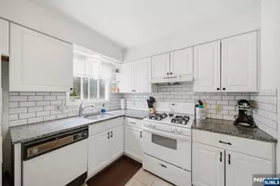 28 Village Dr 303, Hamburg, NJ 07419 - Photo 11