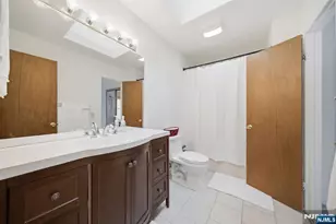 28 Village Dr 303, Hamburg, NJ 07419 - Photo 5