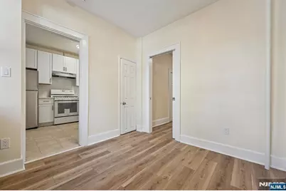 7 Bender Place 3 #3, Cliffside Park, NJ 07010 - Photo 9