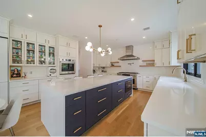 144 Village Circle, Paramus, NJ 07652 - Photo 15