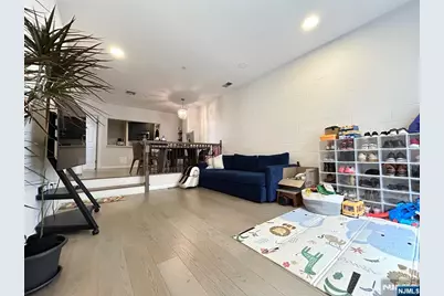 18 Independence Way J018 #J018, Edgewater, NJ 07020 - Photo 15