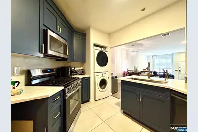 18 Independence Way J018 #J018, Edgewater, NJ 07020 - Photo 13