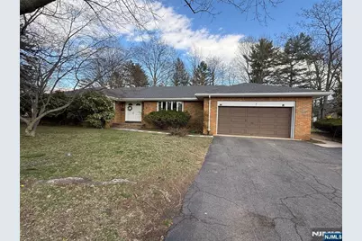 7 Tufts Court, Paramus, NJ 07652 - Photo 1