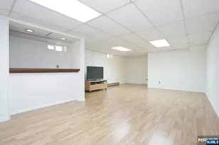 7 Tufts Ct, Paramus, NJ 07652 - Photo 39