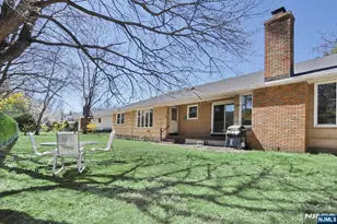 7 Tufts Ct, Paramus, NJ 07652 - Photo 45