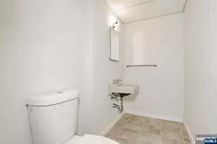 7 Tufts Ct, Paramus, NJ 07652 - Photo 41