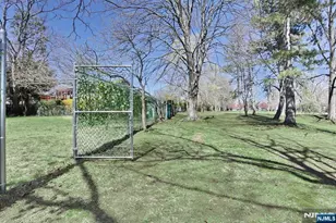 7 Tufts Ct, Paramus, NJ 07652 - Photo 47