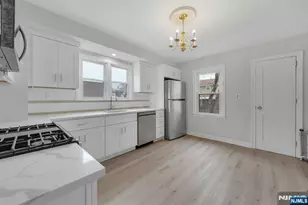 32 7th Ave, Manville, NJ 08835 - Photo 5