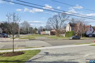 1 Hamilton Pl, Tenafly, NJ 07670 - Photo 7