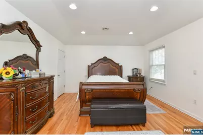 1 Lincoln Place, Moonachie, NJ 07074 - Photo 13