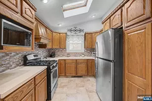 27 Westwood Dr, Fair Lawn, NJ 07410 - Photo 11