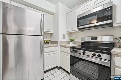 551 Observer Highway 3L #3L, Hoboken, NJ 07030 - Photo 5