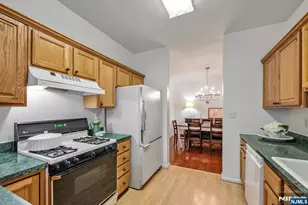 276 Great Smokey Ln, Mahwah, NJ 07430 - Photo 11