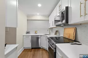 101 Route 5 304, Edgewater, NJ 07020 - Photo 9