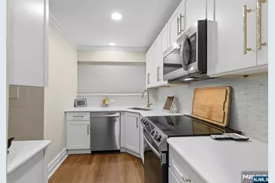 101 Route 5 304 #304, Edgewater, NJ 07020 - Photo 5