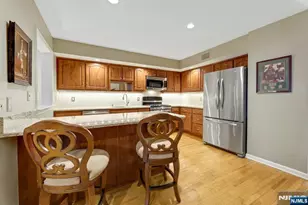 56 Longfellow Ln, Mahwah, NJ 07430 - Photo 15